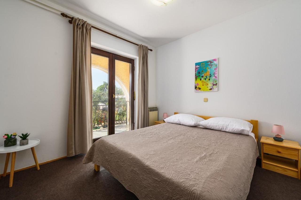 Apartments Josipa Пореч Экстерьер фото